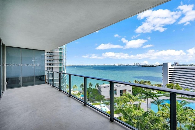 650 NE 32nd St Unit 1004, Miami, FL 33137 - balcony featuring a water view