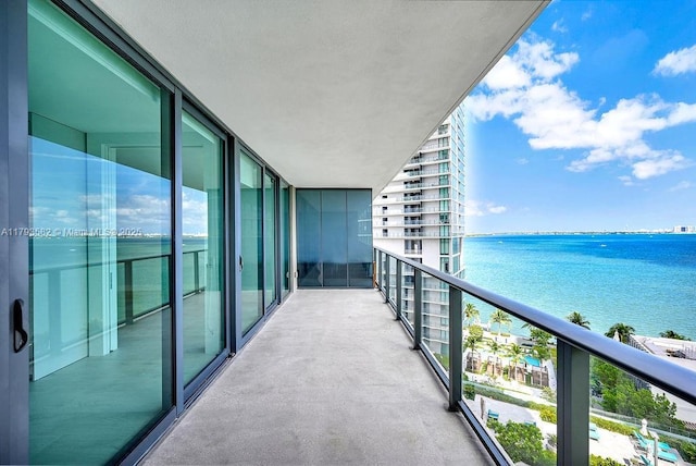 650 NE 32nd St Unit 1004, Miami, FL 33137 - balcony featuring a water view