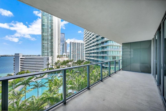 650 NE 32nd St Unit 1004, Miami, FL 33137 - balcony featuring a view of city