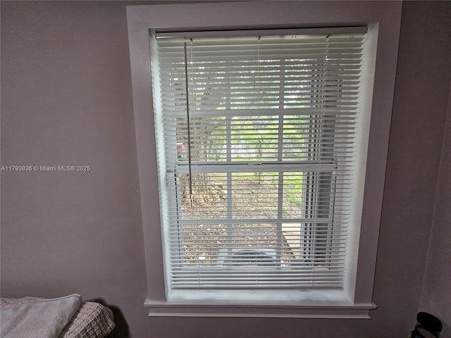 12120 NE 11th Pl, North Miami, FL 33161 - view of interior details