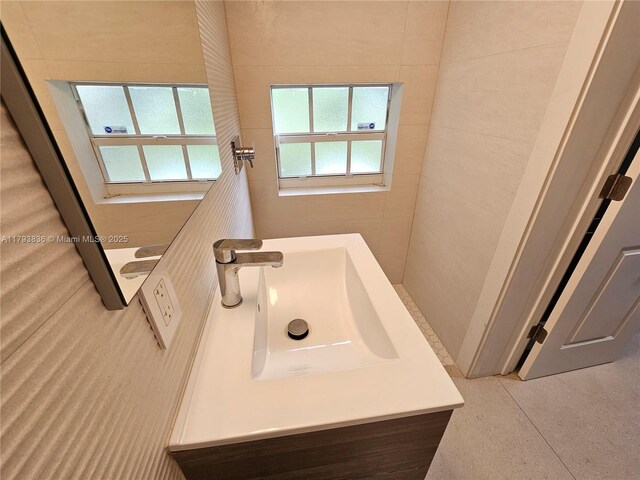 12120 NE 11th Pl, North Miami, FL 33161 - bathroom with vanity