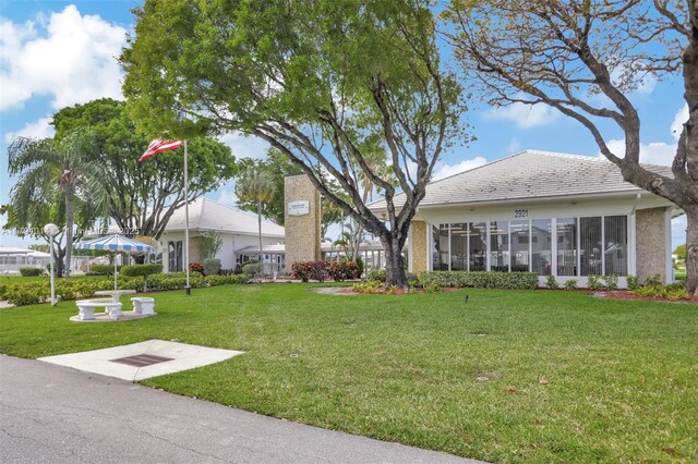 401 S Golf Blvd Unit 270, Pompano Beach, FL 33064 - view of grassy yard