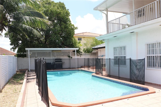 2921 SW 141st Ct, Miami, FL 33175 - view of pool with a fenced in pool and a fenced backyard