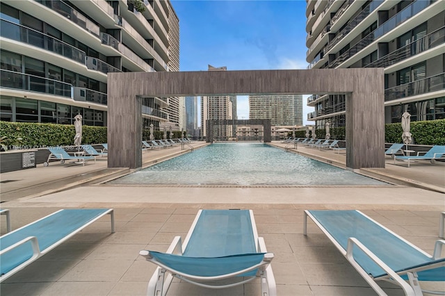 45 SW 9th St Unit 1204, Miami, FL 33130 - community pool with a patio