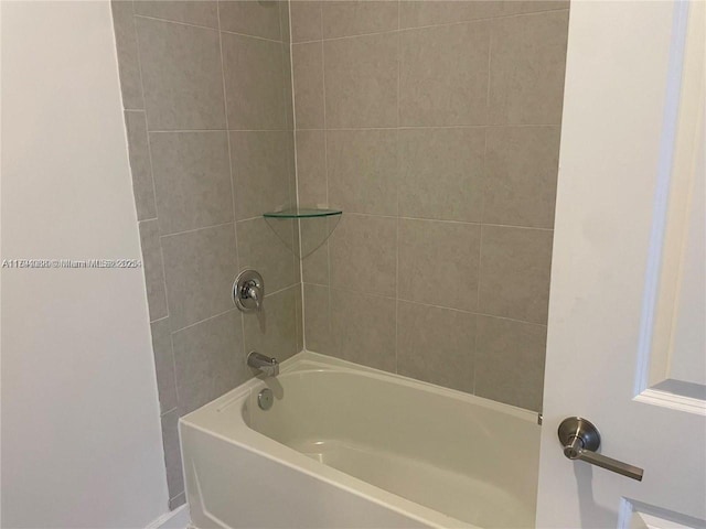 bathroom featuring shower / bathtub combination