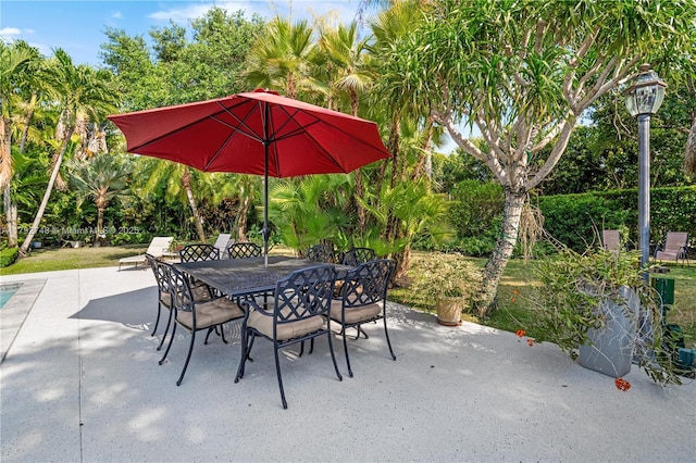 view of patio with outdoor dining space