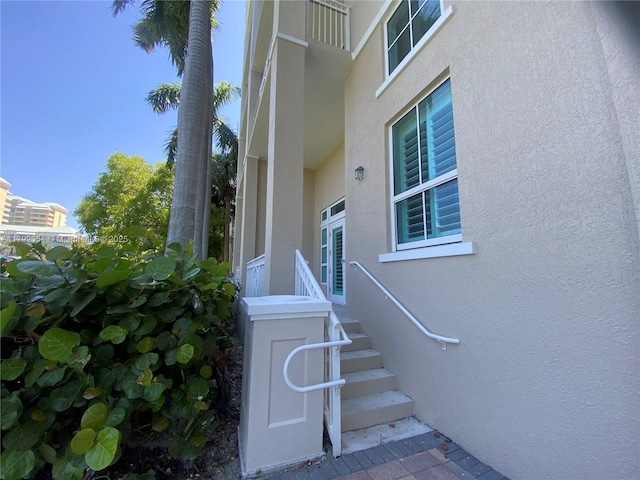 450 N Federal Hwy Unit 102, Boynton Beach, FL 33435 - doorway to property with stucco siding