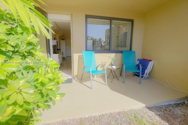 310 Golden Isles Dr Unit 109, Hallandale Beach, FL 33009 - view of patio / terrace