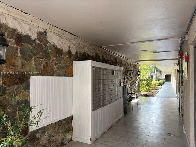 1680 NE 191st St Unit 118-2, Miami, FL 33179 - hall featuring mail area
