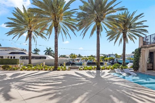 600 Isle Of Palms Dr, Fort Lauderdale, FL 33301 - view of pool