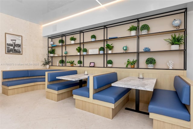 600 Isle Of Palms Dr, Fort Lauderdale, FL 33301 - lobby featuring visible vents
