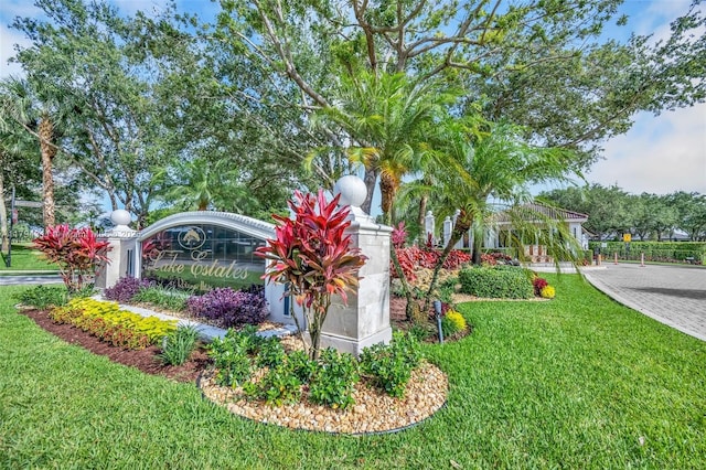 4123 W Lake Estates Dr, Davie, FL 33328 - community / neighborhood sign featuring a lawn