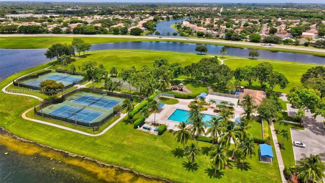 7649 Briar Cliff Cir, Lake Worth, FL 33467 - bird's eye view of a large body of water and a pool area