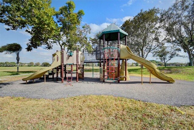 7649 Briar Cliff Cir, Lake Worth, FL 33467 - community play area with a lawn