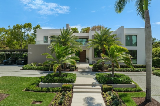 view of front facade featuring stucco siding