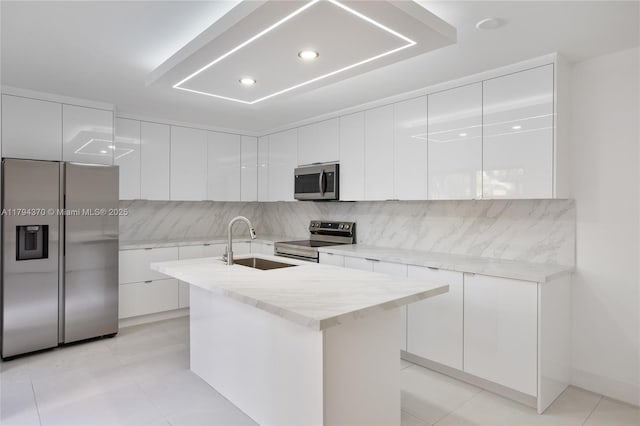853 SW 118th Ter, Davie, FL 33325 - kitchen featuring a sink, modern cabinets, and stainless steel appliances