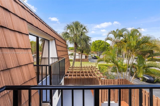 853 SW 118th Ter, Davie, FL 33325 - deck with fence