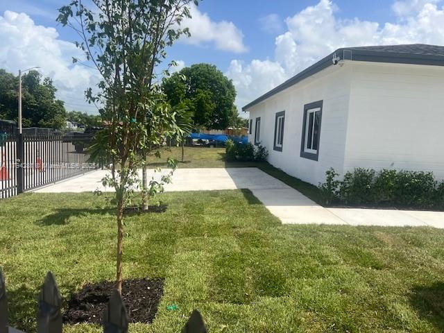 11870 SW 220th St, Miami, FL 33170 - view of yard with a patio area