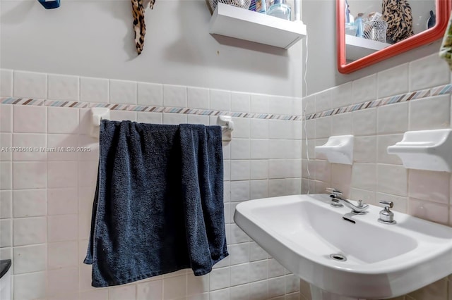 9341 Marine Dr, Cutler Bay, FL 33189 - half bath featuring a sink and tile walls