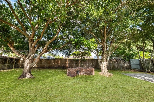 2821 N 74th Ave, Hollywood, FL 33024 - view of yard