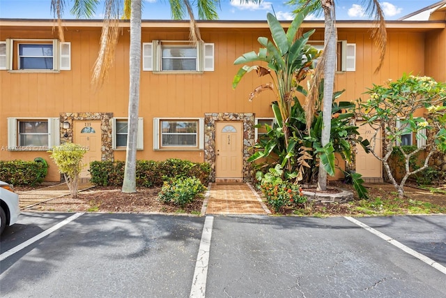 450 SE 7th St Unit 234, Dania Beach, FL 33004 - view of front facade with uncovered parking