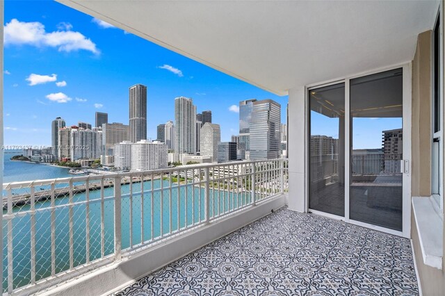 701 Brickell Key Blvd Unit 1812, Miami, FL 33131 - balcony with a view of city and a water view