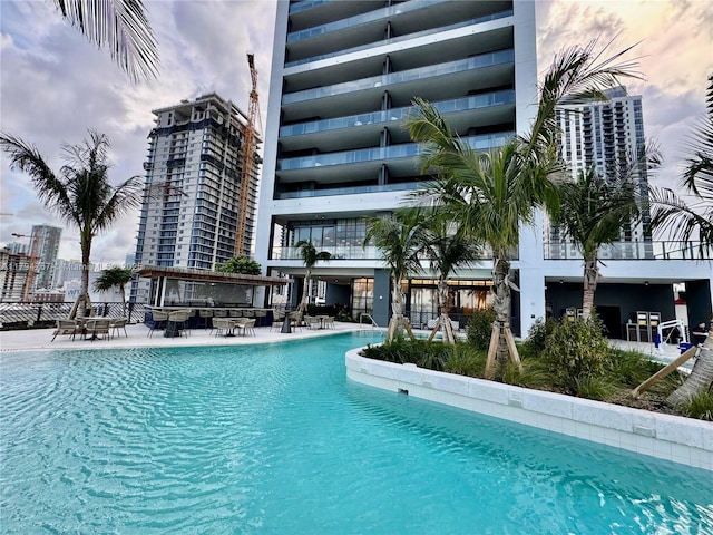 601 NE 1st Ave Unit 3108, Miami, FL 33132 - community pool with a patio area