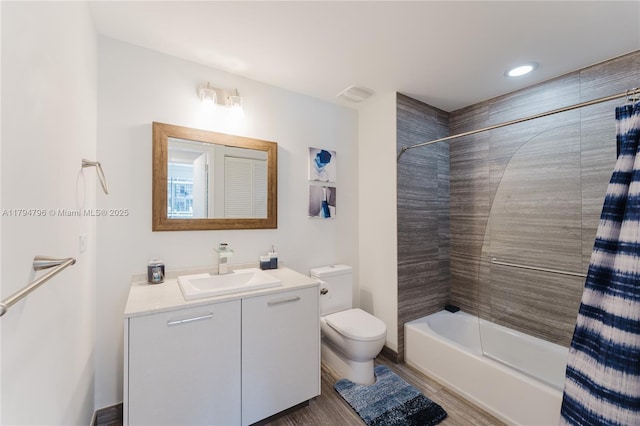 full bath featuring vanity, visible vents, toilet, recessed lighting, and shower / bath combo