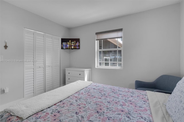 bedroom with a closet