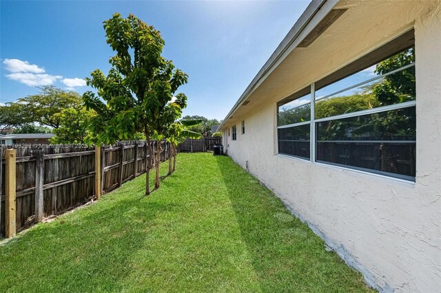 5411 SW 43rd Ter, Dania Beach, FL 33314 - view of yard featuring a fenced backyard