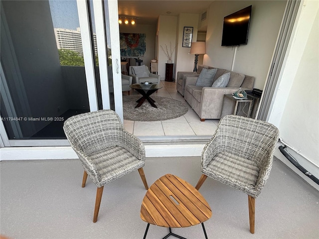 3 Island Ave Unit 07B, Miami Beach, FL 33139 - view of living room