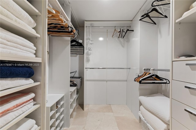 5875 Collins Ave Unit 1908, Miami Beach, FL 33140 - view of walk in closet