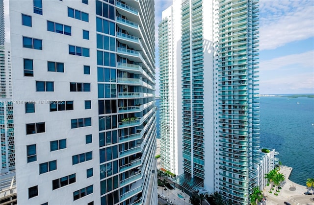 170 SE 14th St Unit 2708, Miami, FL 33131 - view of property with a water view