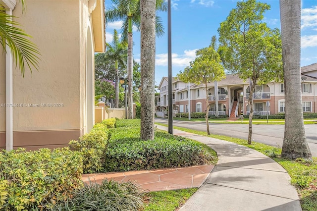 view of property's community featuring a residential view