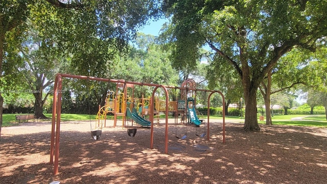 7640 NW 6th Ct, Plantation, FL 33324 - view of community play area