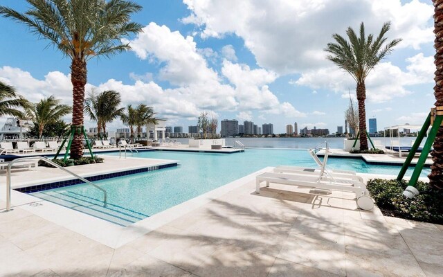 17111 Biscayne Blvd Unit 2208, Aventura, FL 33160 - community pool with a skyline view and a patio area