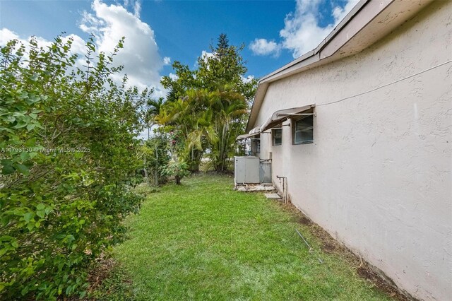 9103 NW 81st Ct, Tamarac, FL 33321 - view of yard