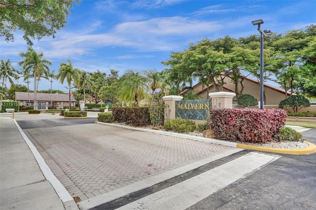 9751 Malvern Dr, Tamarac, FL 33321 - community sign with fence