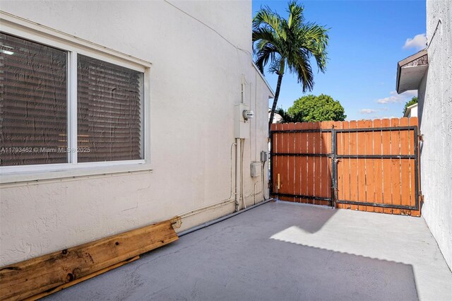 16080 SW 138th Pl, Miami, FL 33177 - view of patio featuring a gate