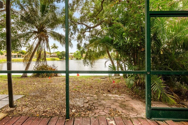8956 Palm Tree Ln Unit 8956, Pembroke Pines, FL 33024 - exterior space