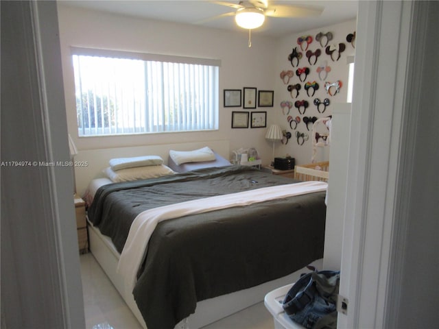 bedroom with ceiling fan