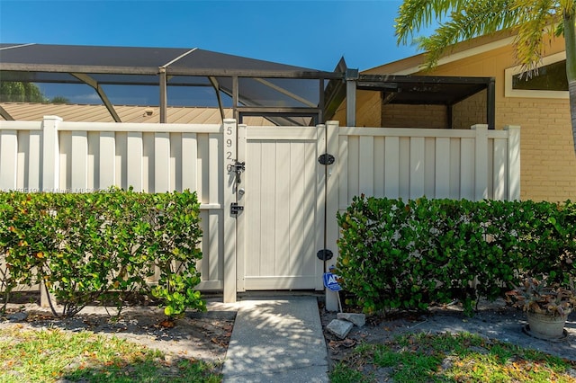 5926 Golden Eagle Cir, Palm Beach Gardens, FL 33418 - view of gate