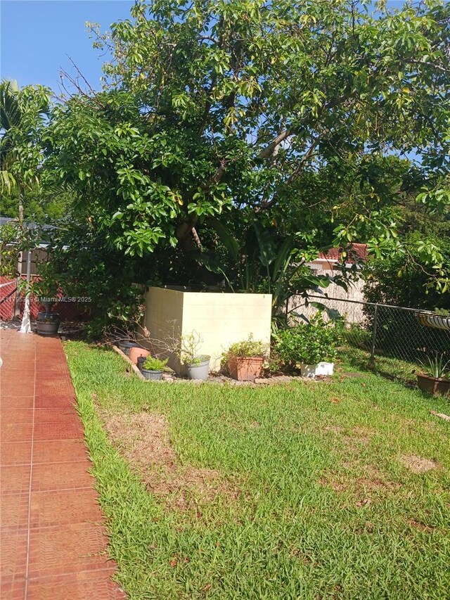 14020 Alamanda Ave, Miami Lakes, FL 33014 - photo 12