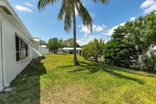2701 N Cypress Rd, Pompano Beach, FL 33064 - view of yard