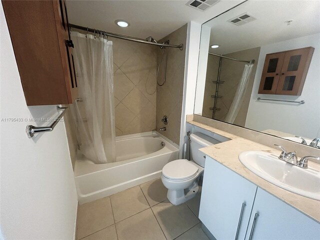 325 S Biscayne Blvd Unit 2917, Miami, FL 33131 - bathroom featuring tile patterned floors, shower / tub combo with curtain, vanity, and recessed lighting