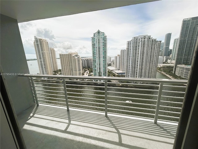 325 S Biscayne Blvd Unit 2917, Miami, FL 33131 - balcony featuring a skyline view