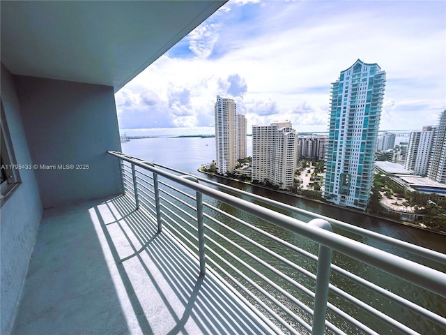 325 S Biscayne Blvd Unit 2917, Miami, FL 33131 - balcony with a water view and a view of city