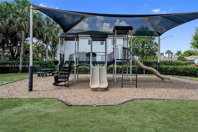 2093 NW 208th Ter, Pembroke Pines, FL 33029 - communal playground featuring a yard