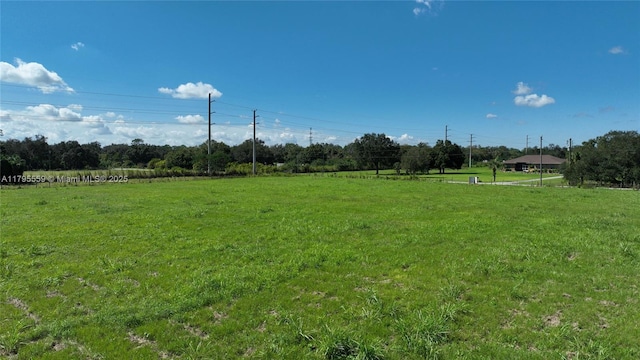 view of yard featuring a rural view