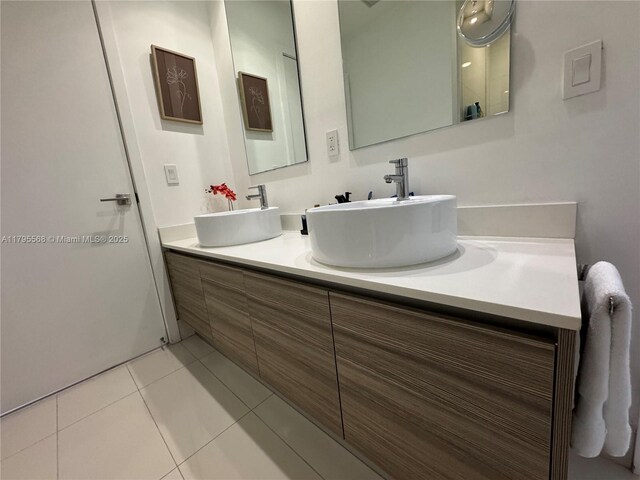 121 NE 34th St Unit L601, Miami, FL 33137 - community lobby with floor to ceiling windows and a high ceiling